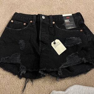 Black Levi’s denim shorts